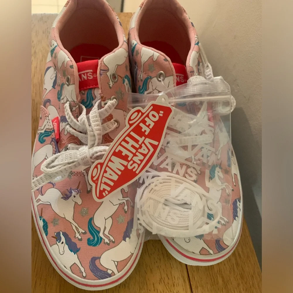 Vans Doheny Unicorn Powder Pink NWT Kids Size 6 Fits Women Size 7